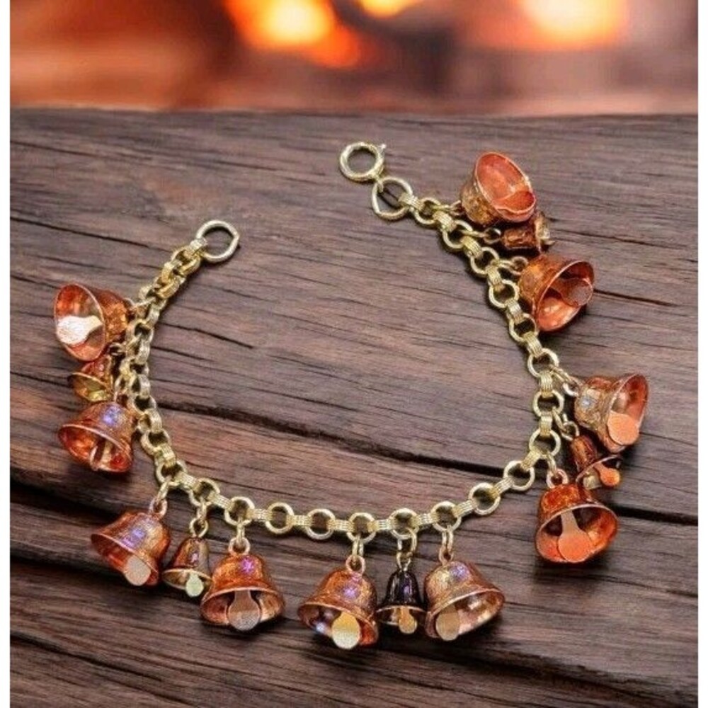 Vintage Jingle Bells Christmas Holiday Charm Bracelet Gold Tone Chain 1950s 8in